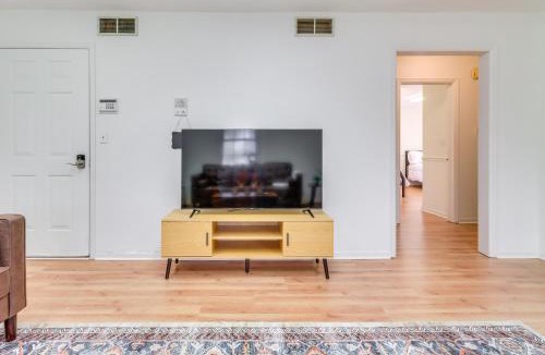 Bedford Apartment | 7 Mi to Downtown Toledo and Riverfront Cozy Apt!