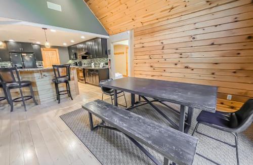 Mountainside House | 7 mins to Wisp New Hot tub Modern Cabin with Huge Media Room Fire Pit
