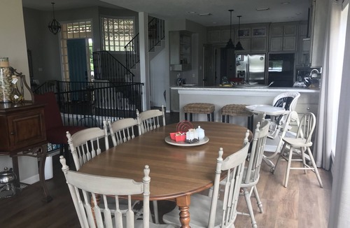 Walden on Lake Conroe House | 70 jet spa, lakefront, boat lift, swim/fish dock, huge yard, grill, Lrg 3300sf