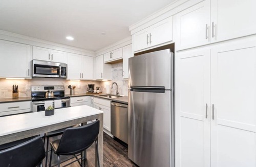 East Bank Apartment | 70 m² Apartment ∙ 2 bedrooms ∙ 6 guests