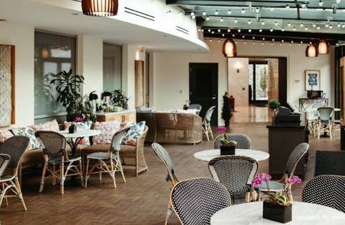 West Plaza Hotel | 70 m² Hotel ∙ 127 guests