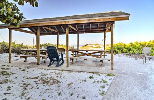 Indian Shores Cottage | 71 m² Cabin ∙ 2 bedrooms ∙ 4 guests