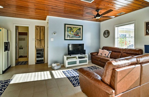Indian Shores Cottage | 71 m² Cabin ∙ 2 bedrooms ∙ 4 guests