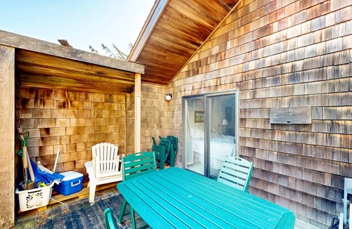 Cannon Beach Cottage | 75 m² Cabin ∙ 2 bedrooms ∙ 6 guests