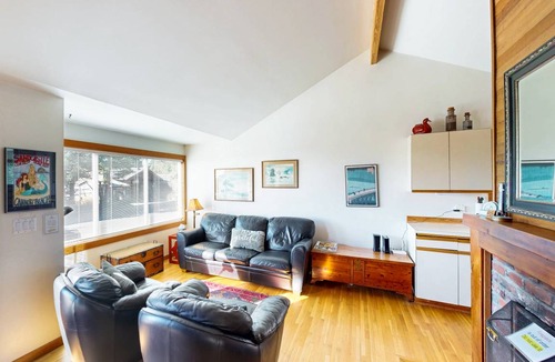 Cannon Beach Cottage | 75 m² Cabin ∙ 2 bedrooms ∙ 6 guests