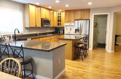 West Central Westminster House | 8 BR - 4 Full Baths - Sleeps 18 - Groups OK - 20 min to Denver or Boulder HUGE