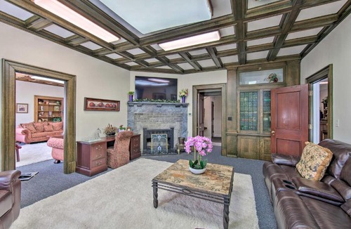 Annville House | 8 Mi to Hersheypark Luxe Manor in Annville