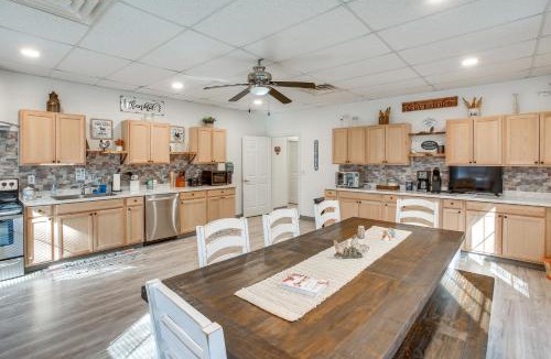 Portland Apartment | 8 Mi to Kentucky Downs Quiet Getaway with Patio