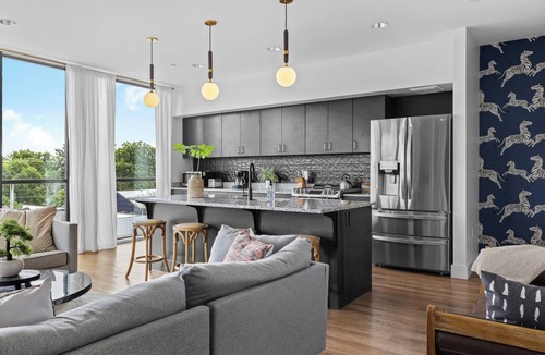 Woodland in Waverly Condo | 8 Minutes to Broadway-Balcony-Walkable-3 King Beds