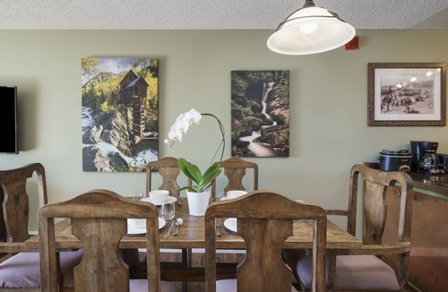 Peak 8 Condo | 80 m² Condo ∙ 2 bedrooms ∙ 6 guests