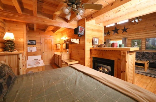 Gatlinburg - Pigeon Forge Cabin | 82 m² Cabin ∙ 1 bedroom ∙ 4 guests