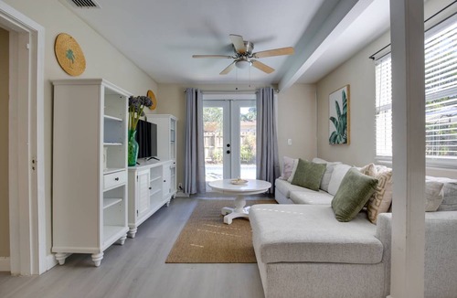Riverside Park House | 83 m² House ∙ 1 bedroom ∙ 6 guests