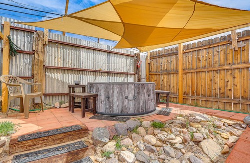 Truth or Consequences Cottage | 83 m² Cabin ∙ 2 bedrooms ∙ 5 guests