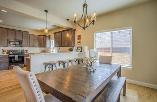 Colorado Springs House | 8BD Mnt Views Oasis Near Garden of The Gods Ideal for Groups