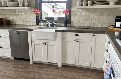 Viewpoint House | 9 AM check in/9 PM check out, Custom Built, no shared walls free standing home