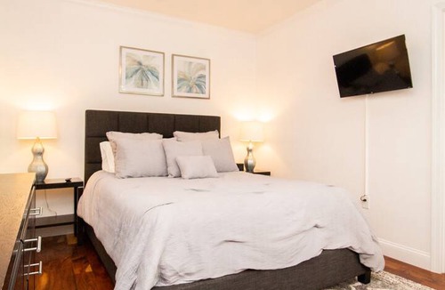 Fenway–Kenmore Apartment | 93 m² Apartment ∙ 2 bedrooms ∙ 4 guests