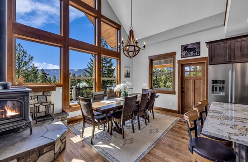 Cle Elum House | 9BD Compound w/Two View Homes + Epic Game Room & Seasonal Savings