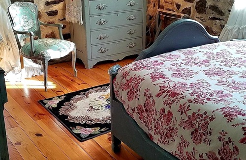 North Granby House | A European Country Getaway ~ 1930s Stone Cottage In Connecticut!