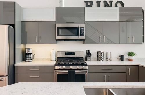 River North Art District House | A luxurious stay at a modern 4-story (RiNo)