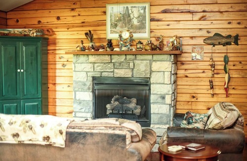 Davisville Cabin | A Private Retreat to Escape the Busyness of Life