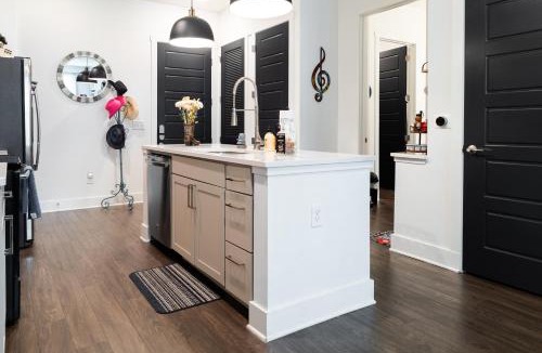 Sobro Apartment | A Touch of Bleu - 1 Bdr Condo, free parking