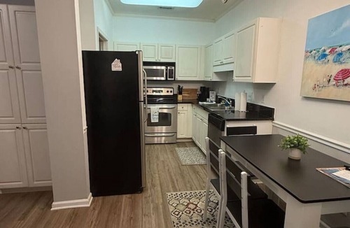 Vaught Apartment | A wave from it all < 1 mile to the beach!