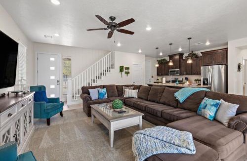 Sienna Hills House | Above Parr - Pet Friendly New Listing