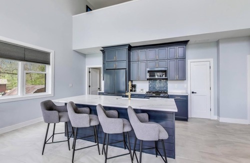 Williams Bay House | Above The Bay | 3BR + Loft, Arcade, Deck, Near Pier 290 & Williams Bay Beach