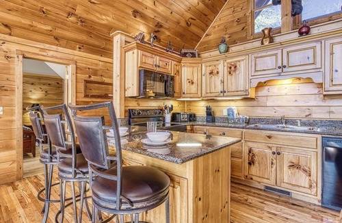Black Bear Falls Cabin | ABOVE THE CLOUDS! 4 Bedroom in the Smokies!
