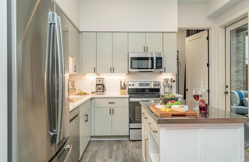 Music Row House | Acoustic Anthem-2 Units-Pool & Gym-In Music Row