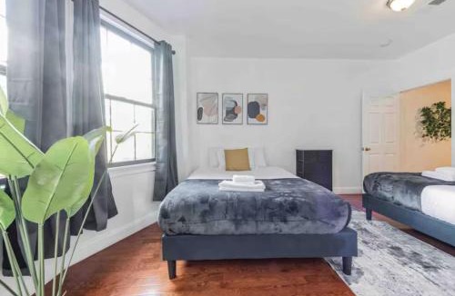 Center City Apartment | Across from Convention Center - Sleeps 6 - 3F