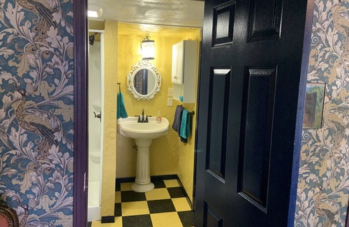 Luna Pier House | Actual Pretty Boy Floyd's Hideout - Luna Pier, MI-Lake Erie-New renovated & list