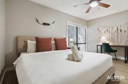 Brentwood Apartment | Adorable N Lamar Living, Pool and Comfort for All