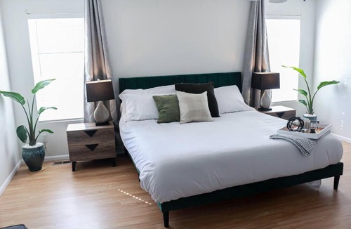 Green Valley Ranch House | Aesthetically Charming Private convenient getaway