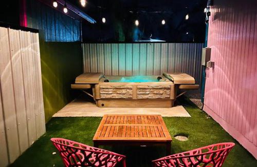 Barelas House | Agave Tiny House at Cactus Flower-HOT TUB-Pet Friendly-No Pet Fees!