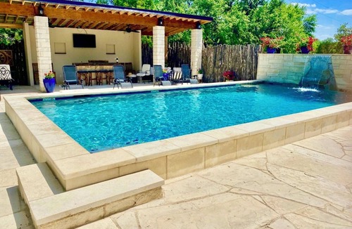 Concan House | Agua Bonita~Deep Pool, Waterfall, Casita, Cabana, Private, Tropical Oasis!