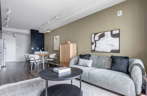Theatre District Apartment | Airy Chinatown/Theater District 2BR w/Gym & W/D, nr T, by Blueground