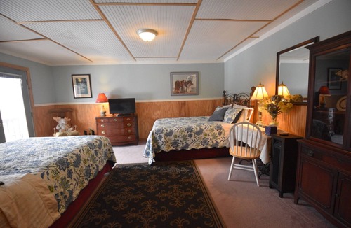 Fairbanks Cabin | Alaska Grizzly Lodge