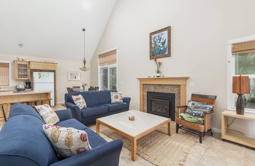 Oregon Coast House | Aloha Dunes #141 - Hot tub, EV charger, foosball, dog ok, 1/2 block to beach