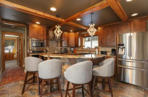 Breckenridge House | Alpine View Lodge: Stunning Mountain Home, Views