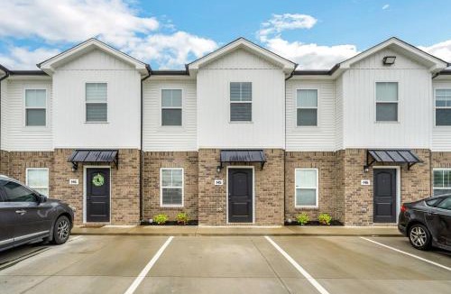 Clarksville Apartment | Alto M5 Marvelous 2bd,25bth Wpool Acc
