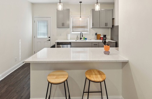 Clarksville Apartment | Alto Q7 I Modern New Construction 2Bd Apartment