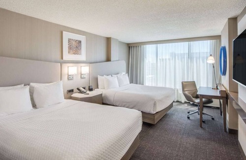 Downtown Denver Hotel | Always a Great Idea To Unwind! 3 Relaxing Units, Near Denver Zoo, Pet-Friendly
