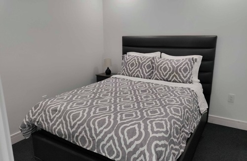 Hector House | Amber Suite: Two Bedrooms w/Lake View