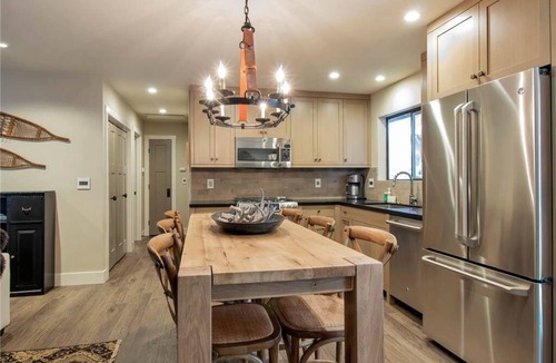 Sunnyside House | Antler Cabin By Tahoe Getaways - Completely Remodeled 2 BR in Tahoe Park