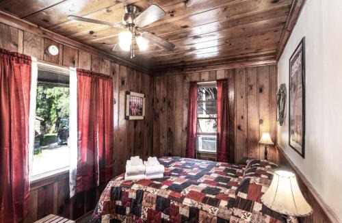 Ruidoso Cabin | Apache Village Cabinette 11, Queen Bed, Midtown, Sleeps 2
