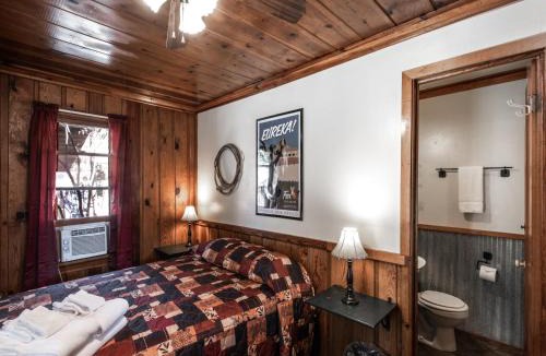 Ruidoso Cabin | Apache Village Cabinette 11, Queen Bed, Midtown, Sleeps 2