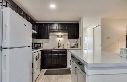 Arvada Plaza Area Apartment | Apartment in Downtown Arvada | Near Red Rocks