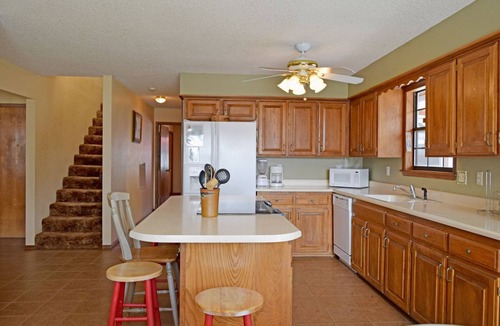 Red River House | Arnolds River Retreat - In town - On The River - Cable - Washer/Dryer - Wood Sto