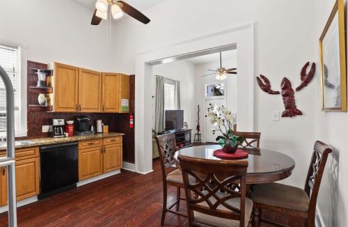Mid-City House | Art Filled Sanctuary in the Heart Of Mid City